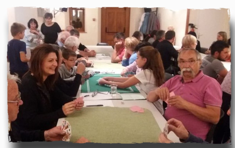 Partie de belote Bareilles